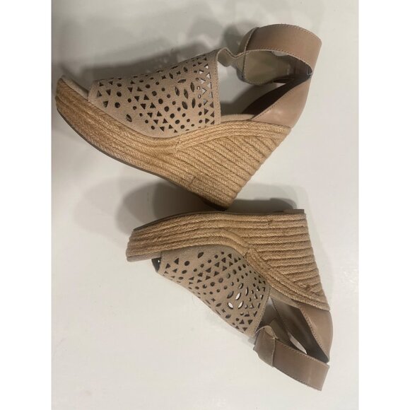 Marc Fisher Hasina Perforated Wedge Tan  Sz US 7 - Picture 8 of 10
